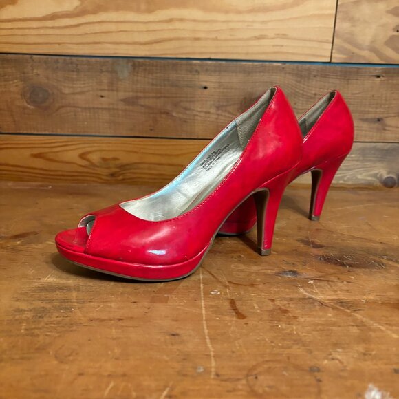 Andrew Geller Red Pumps Size 6 - Picture 3 of 6